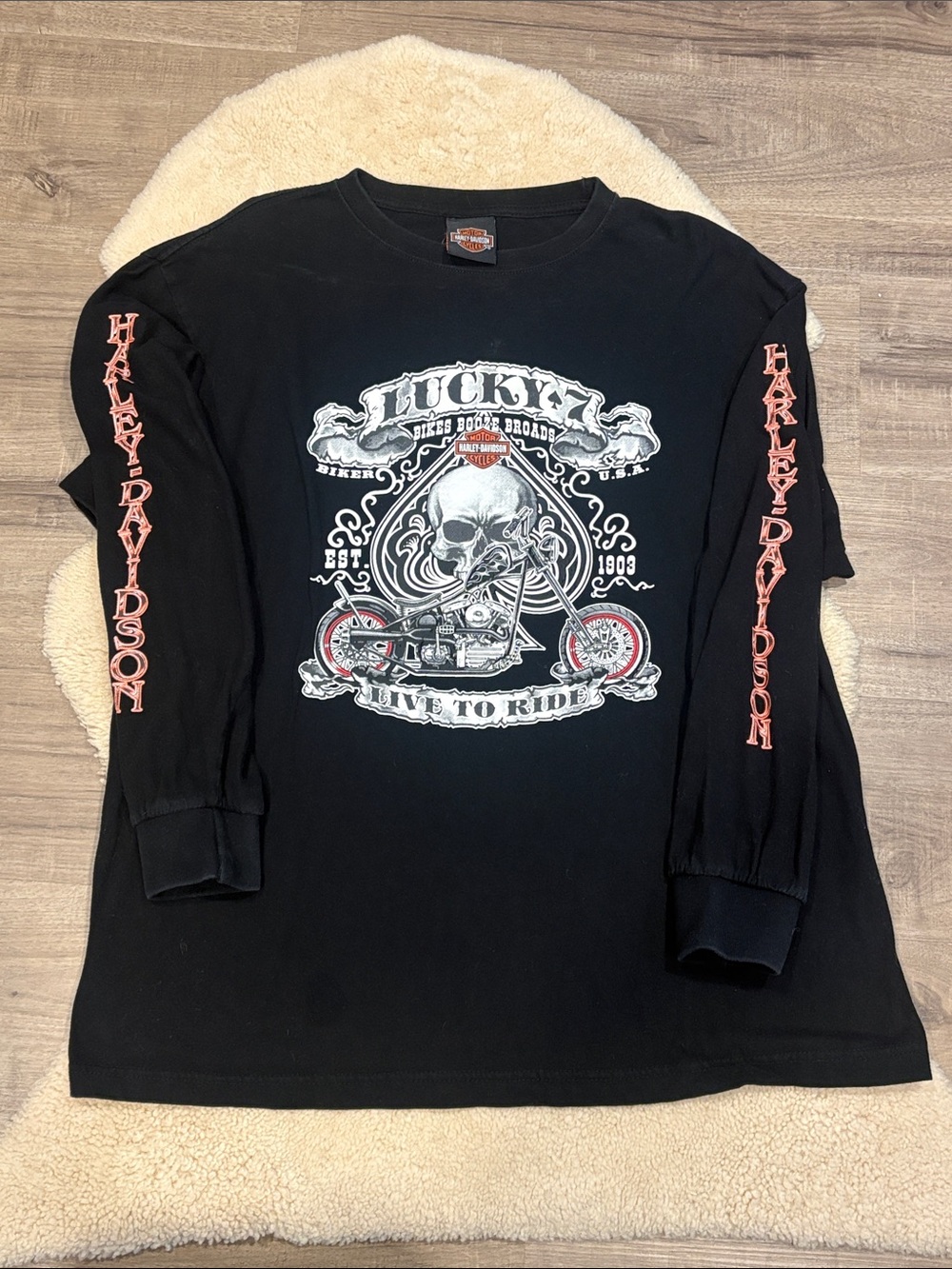 Vintage Y2K Harley -Davidson Black Long Sleeve 'Lucky 7’ Graphic Tee